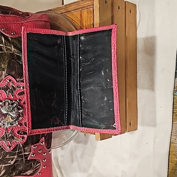 C Camo Pink Purse With Bling Cross Rhinestone studs leather concealed carry NWOT - Picture 17 of 17